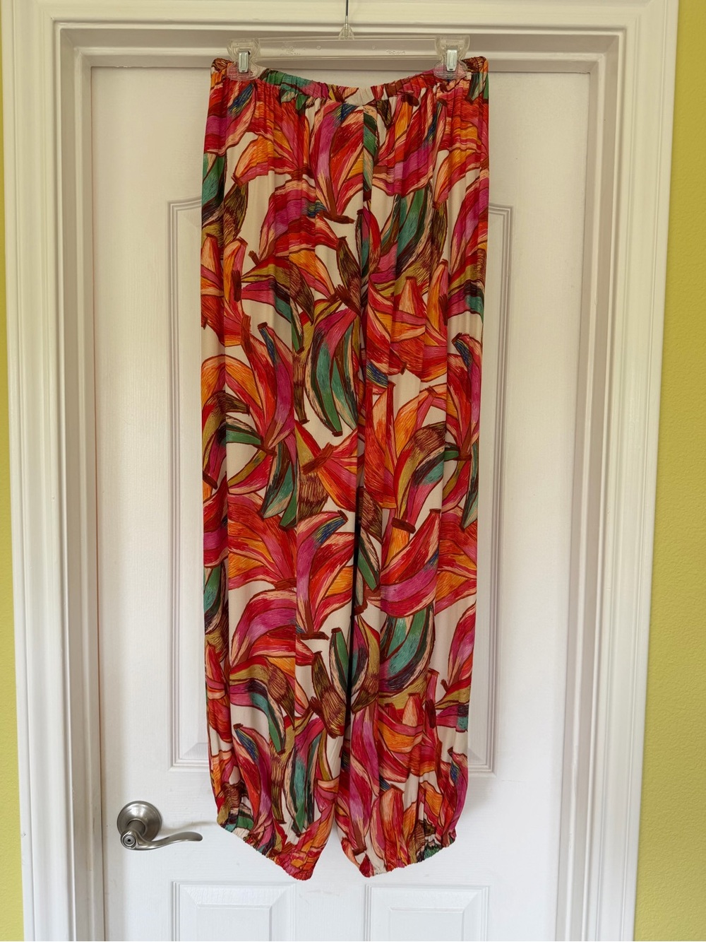 Farm Rio banana print balloon pants - Picture 6 of 12